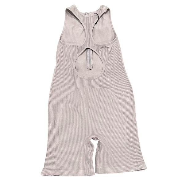 Vanquish Fitness Ribbed Size Medium Mauve Back Keyhole Zip Front Body Suit NWOT - Picture 4 of 4